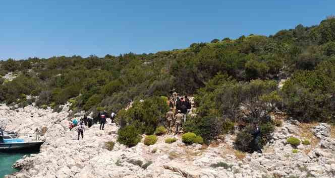 Dron ile tespit edilen 118 göçmen, jandarma ekiplerince kurtarıldı