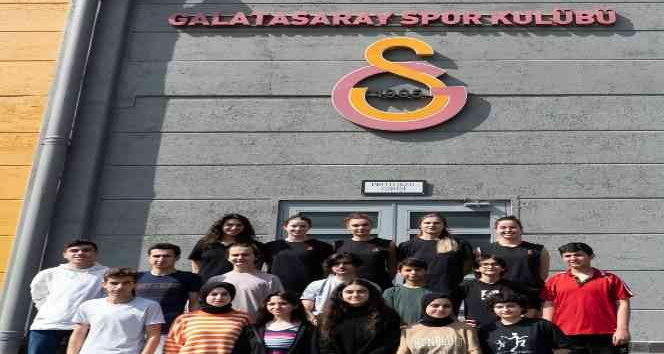 Galatasaray Kadın Voleybol Takımı ile TOÇEV çocukları voleybol maçı yaptı