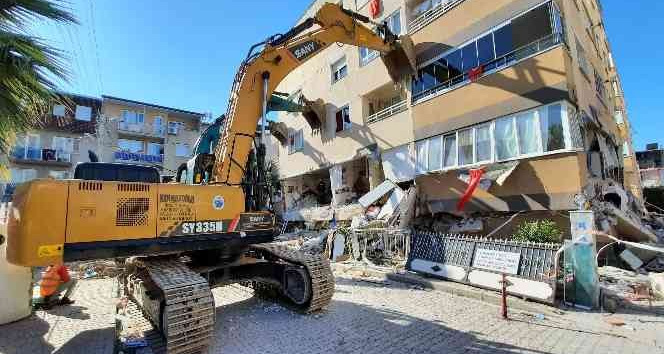 İzmir depreminde yıkılan Cumhuriyet Sitesi’nin sorumluları hakim karşısında