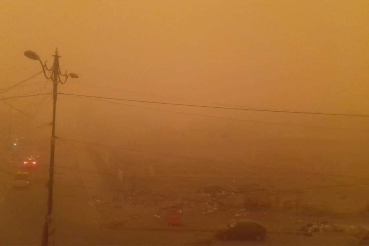 Irak'ta kum fırtınası nedeniyle uçuşlar iptal edildi