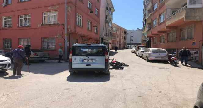 Sinop’ta hafif ticari araçla motosiklet çarpıştı: 1 yaralı