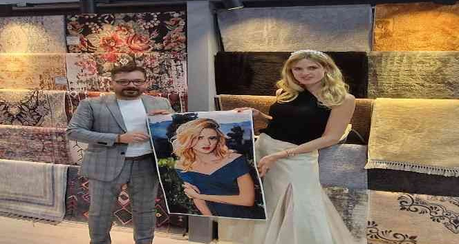 Elles’e kendi resmi işlenmiş yeni nesil halı hediye edildi