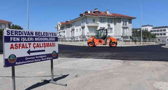 Serdivan’da 5 sokak daha asfaltlandı