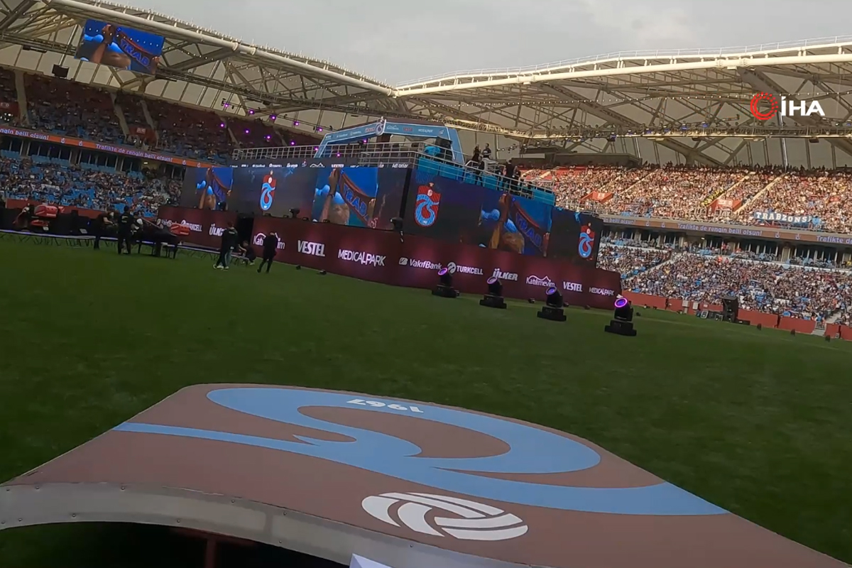 Trabzonspor'un, Medical Park Stadyumu'ndaki şampiyonluk kutlamaları drone ile görüntülendi