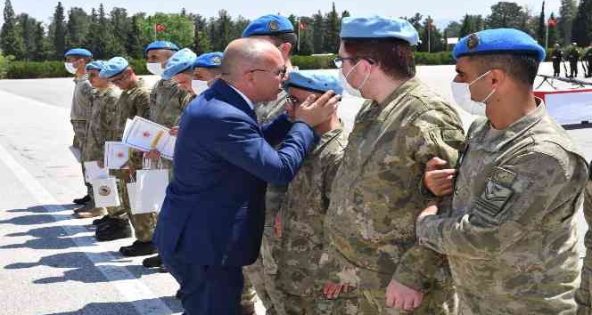 Engelli bireyler 1 günlüğüne de olsa asker olma sevinci yaşadı