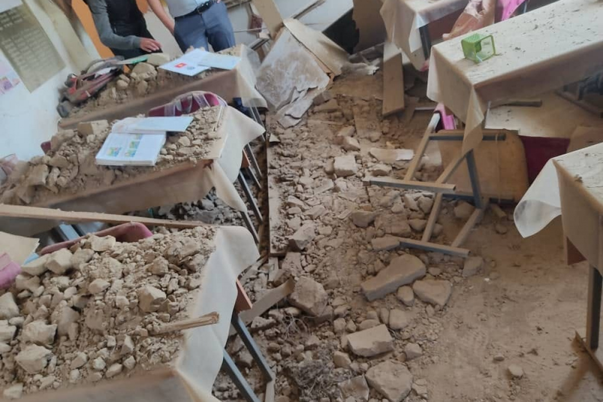 Kırgızistan'da bir okulun tavanı düştü: 1 yaralı