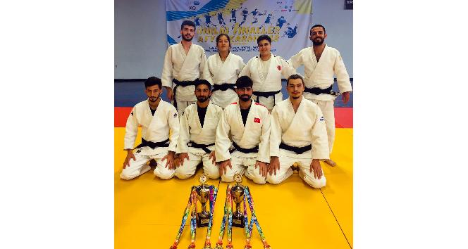 Üniversite Judo takımı madalyaları topladı