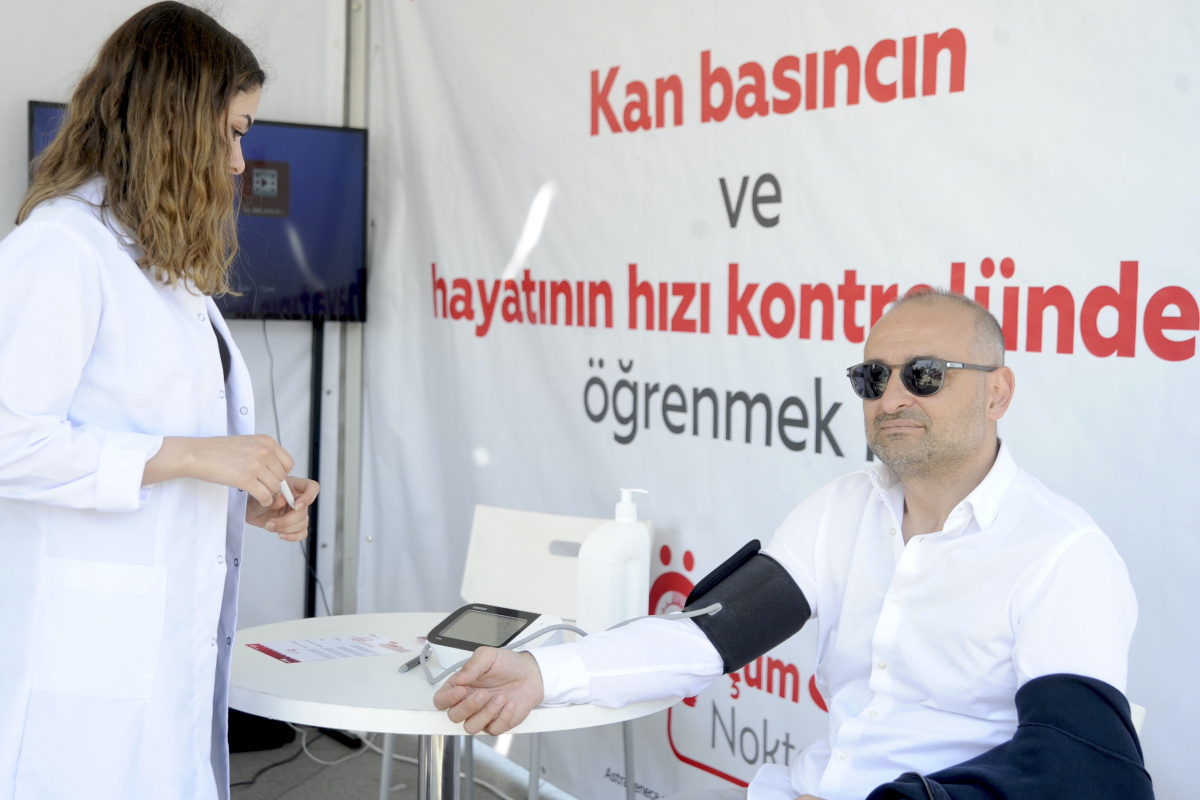 17 Mayıs Dünya Hipertansiyon Günü'nde Ankara ve İstanbul'da tansiyon ve nabız ölçümü yapıldı