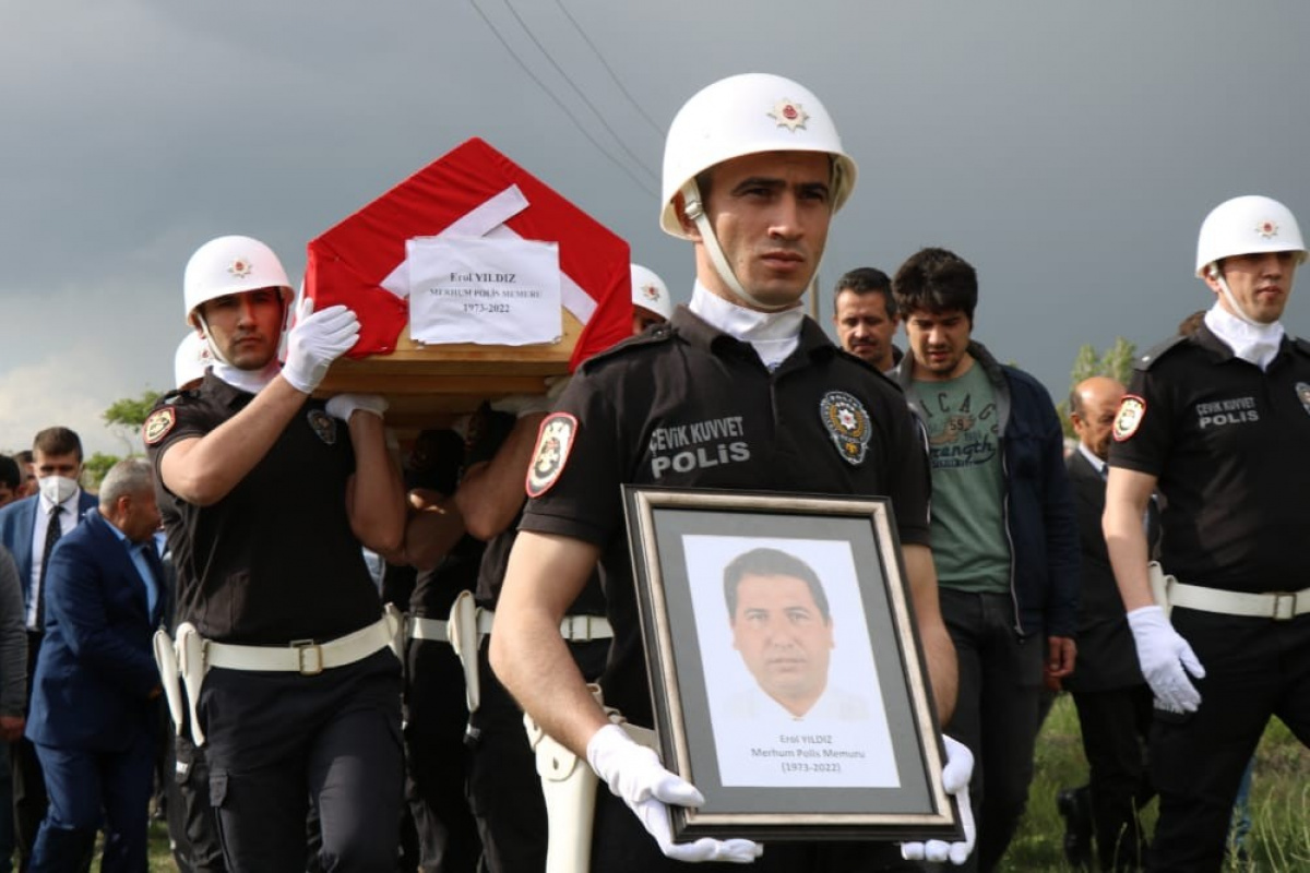 Yazıcıoğlu'nun Koruma Polisi Yıldız son yolculuğuna uğurlandı