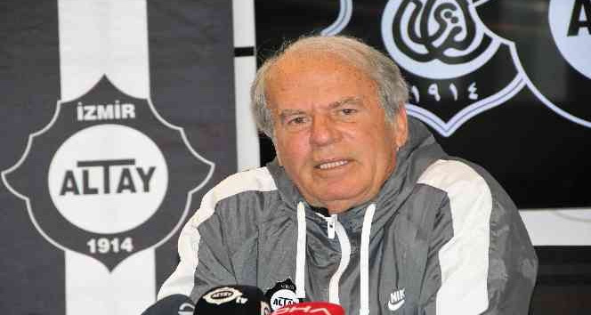 Mustafa Denizli, Altaylı futbolcularla görüştü