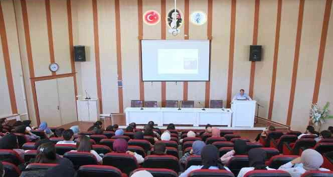 “Klasikten Moderne Fizik” başlıklı söyleşi gerçekleştirildi