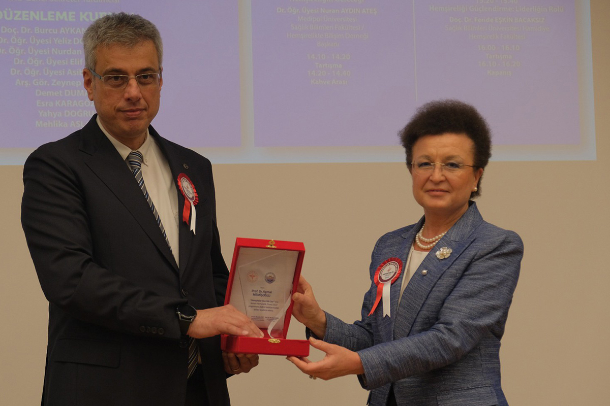 İstanbul İl Sağlık Müdürü Prof. Dr. Memişoğlu: "Bir savaştan zaferle çıktığımıza inanıyoruz”