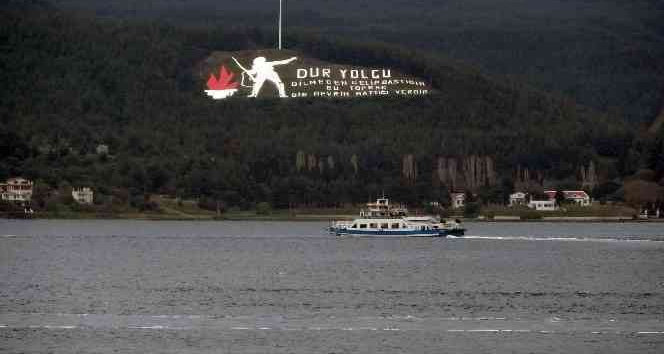 Çanakkale’de feribot seferlerine fırtına engeli