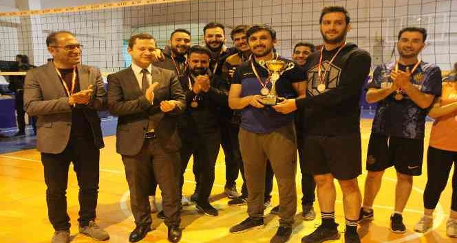Malazgirt’te ‘Kurumlar Arası Voleybol Turnuvası’nın şampiyonu belli oldu