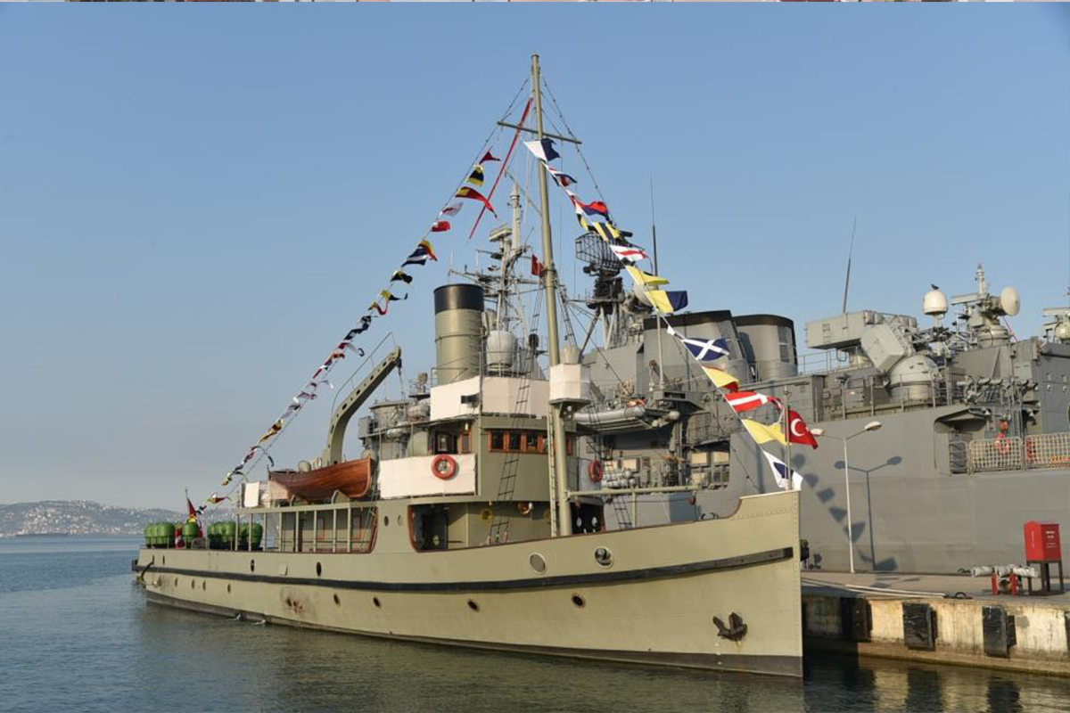 TCG Nusret Müze Gemisi&#039;ne ziyaretçi akını