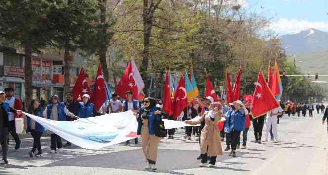 Tatvan’da 19 Mayıs Atatürk’ü Anma, Gençlik ve Spor Bayramı kutlaması