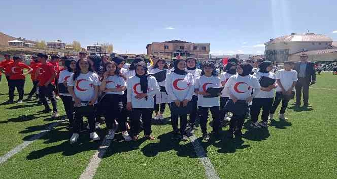 Özalp’te 19 Mayıs Atatürk’ü Anma, Gençlik ve Spor Bayramı coşkusu