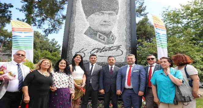 Marmaris’te 25 bin taştan oluşan Atatürk mozaik anıtı açıldı