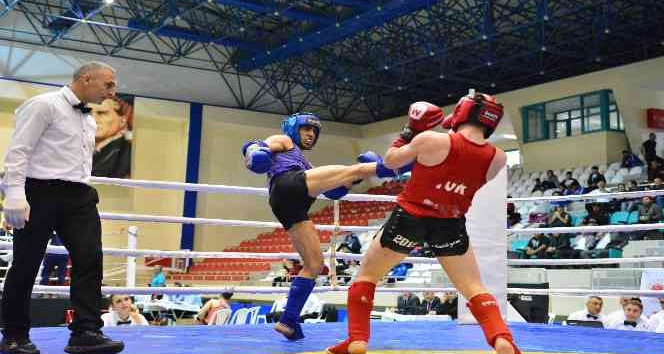 Balıkesir’de Üniversiteler arası muay thai şampiyonası başladı