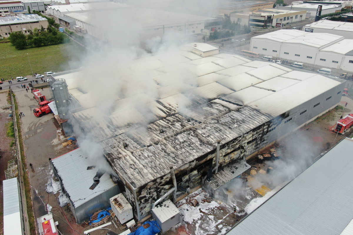Kayseri'deki fabrika yangını 62 personelle söndürüldü