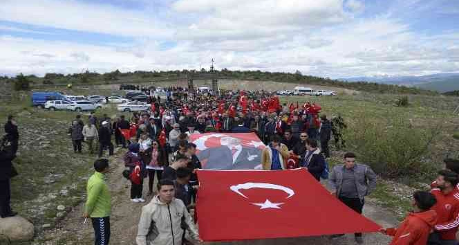 İstiklal Yolu’nda şehitlere saygı yürüyüşü