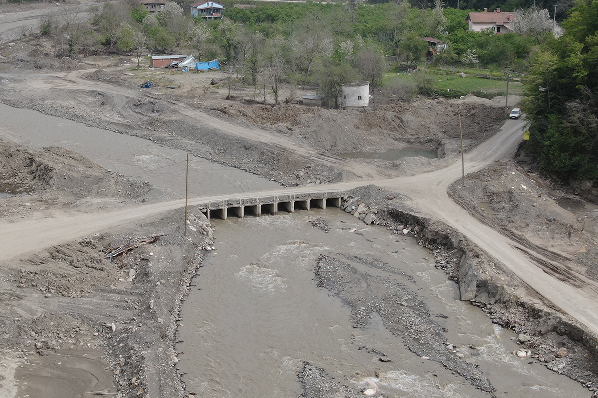 Selin yıktığı Bozkurt'ta köprüler yeniden inşa ediliyor