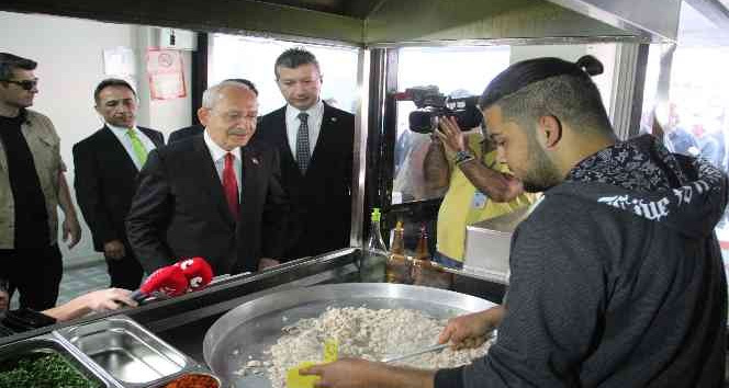 Kılıçdaroğlu, Bucak’ta esnaf ziyaretinde bulundu