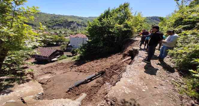Sinop’ta heyelan: 2 ev ve 1 samanlıkta zarar oluştu