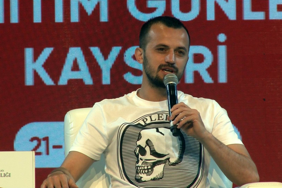 Kayserispor'lu futbolcu İlhan Parlak: “Perşembe günü hayatımın en önemli maçına çıkıyorum”
