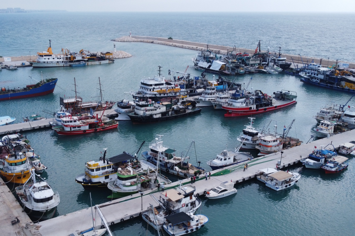 Akdeniz’de uluslararası sularda balıkçılara fırtına engeli