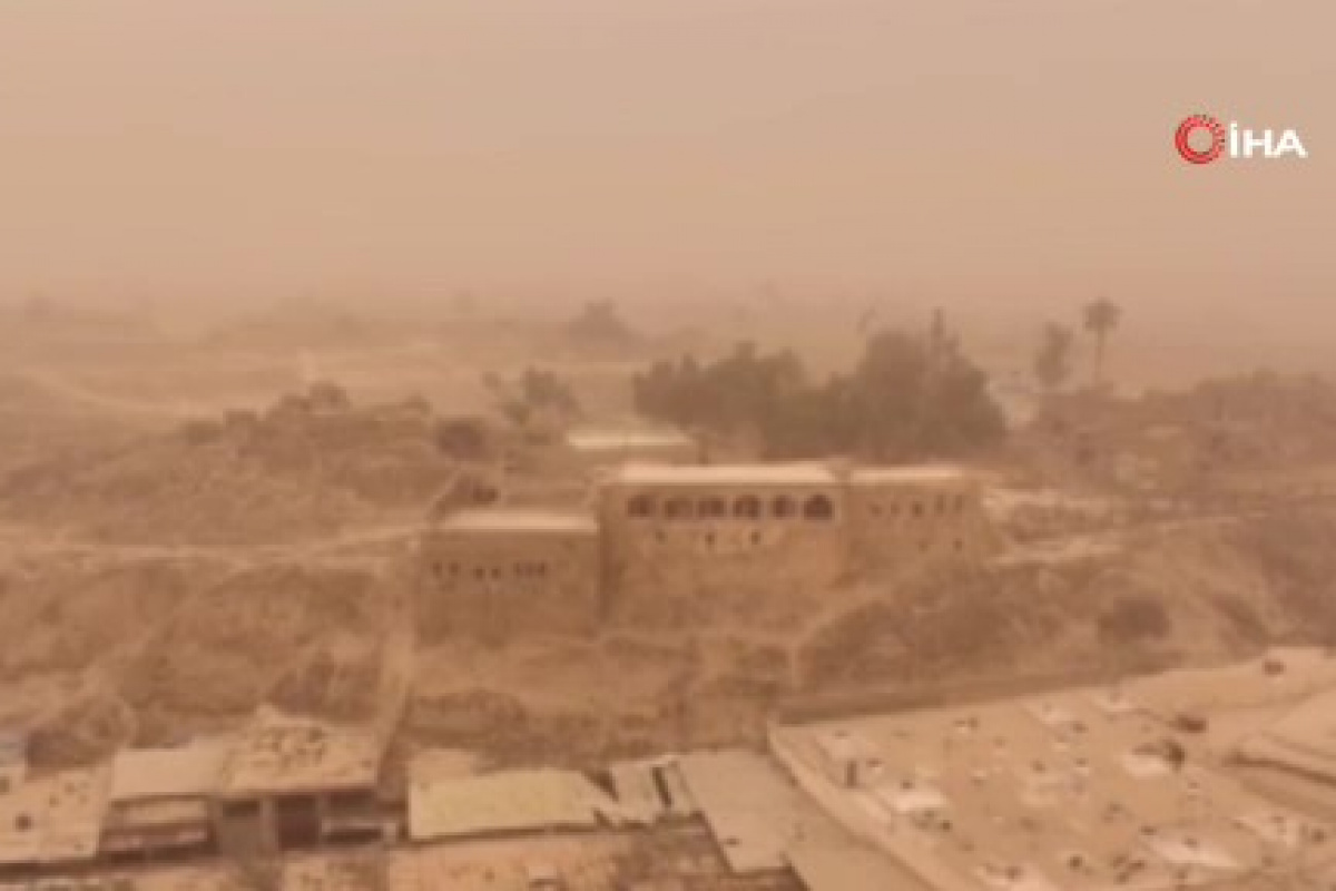 Irak'ın Kerkük şehrini kum fırtınası vurdu