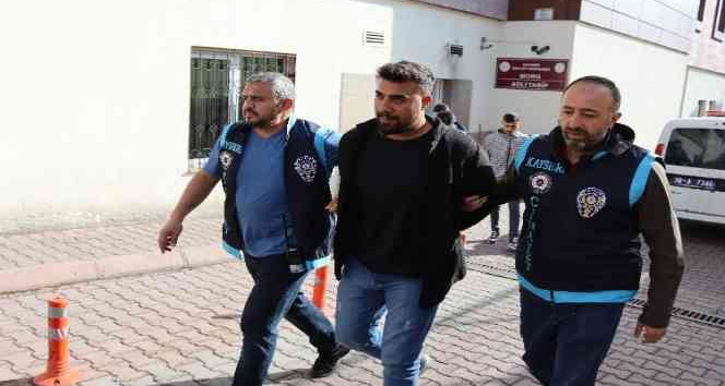 Kayseri’deki ’faul’ cinayetinde ağabey tutuklandı, kardeşine ev hapsi verildi