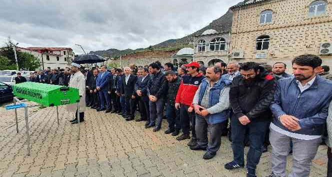 Kalp krizi sonucu vefat eden Memur-Sen İl Temsilcisi Harun Şeker son yolculuğuna uğurlandı