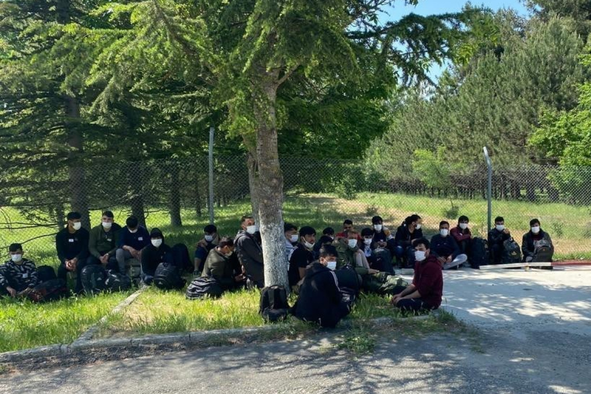 Bulgar polisi tarafından darp edilip Türkiye’ye itilen 27 kaçak göçmen yakalandı