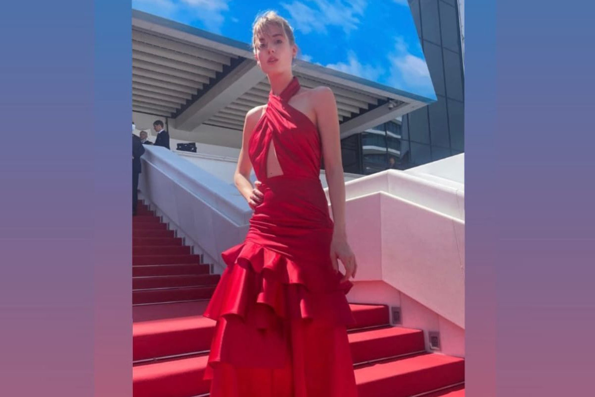 Wilma Elles Türk modacının kıyafetiyle Cannes'te