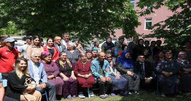 DATÜB heyeti Ukrayna’dan tahliye edilen Ahıska Türkleri ile Edirne’de bir araya geldi