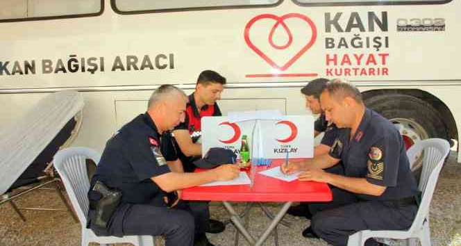 Çınarcık’ta jandarmadan kan bağışı