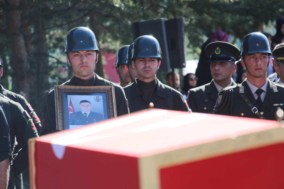 Pençe-Kilit Operasyonu şehidi Onur Doğan son yolculuğuna uğurlandı