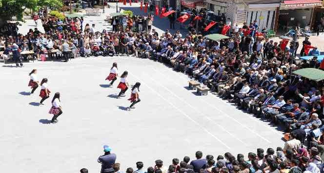 Mardin’de yoğurt festivali renkli görüntülere sahne oldu