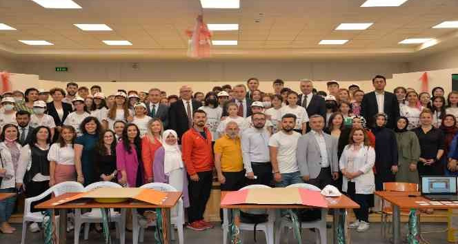 Bozüyük’te ortaokul öğrencilerinden bilim fuarı