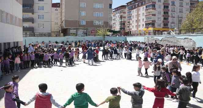 500 çocuk ’Merkezim Her Yerde’ projesi etkinliğinde doyasıya eğlendi