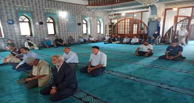 Yalova Altınova’da şehitler için mevlit okutuldu