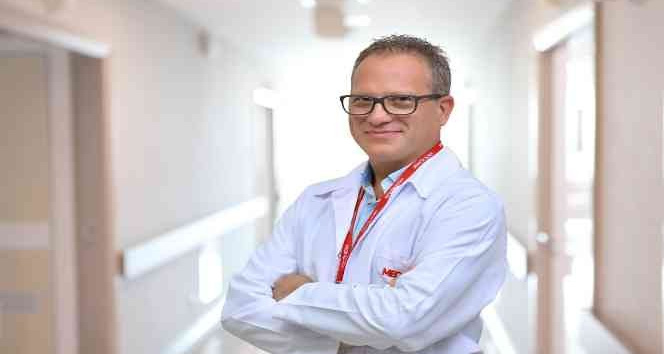 Dermatoloji uzmanları: ”Güneş ışınları deri yaşlanmasına neden olabilir”