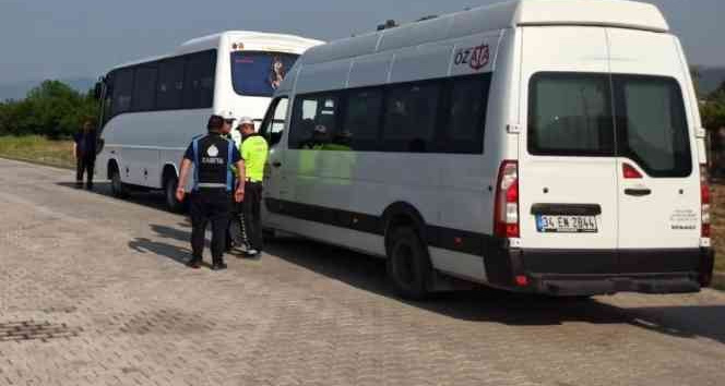 Altınova’da servis araçları denetlendi