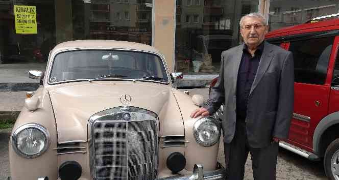 1959 model aracını yıllar sonra garajından çıkardı