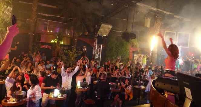 Marmaris’te eğlence hız kesmeden devam ediyor