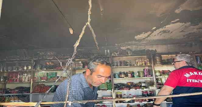 Mardin’de market yandı