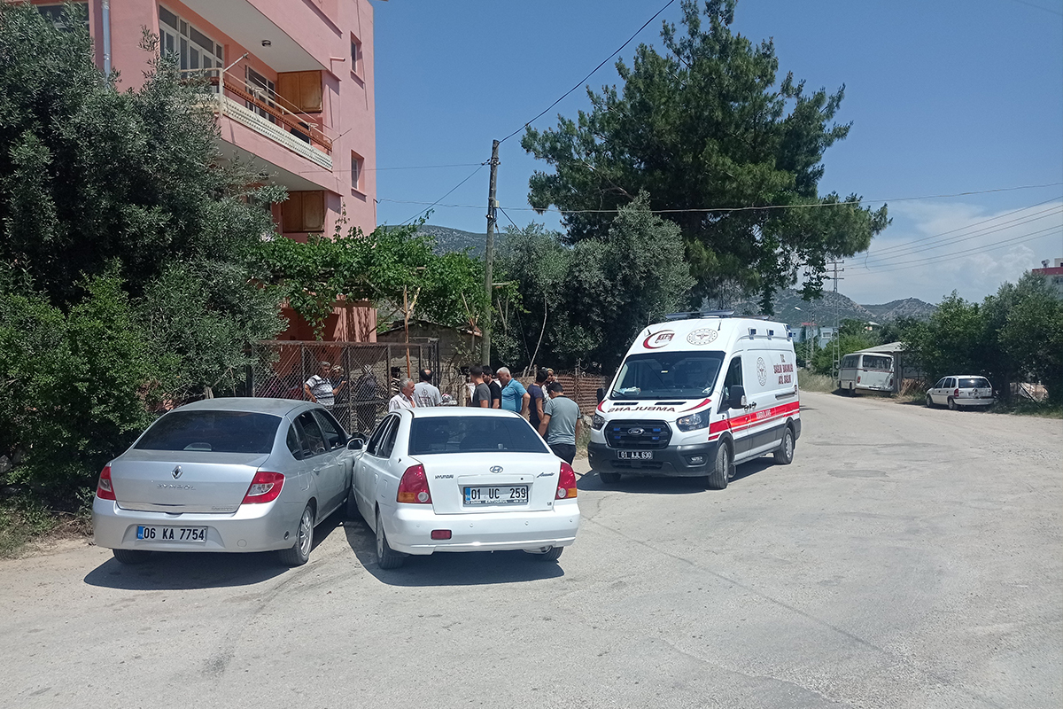 Kozan'da trafik kazası: 2'si çocuk 3 yaralı