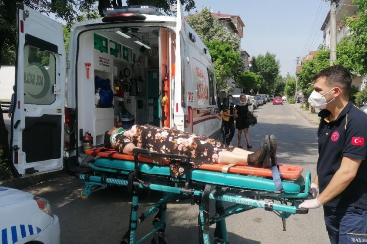Gebze'de otomobil minibüsle çarpıştı: 2 yaralı