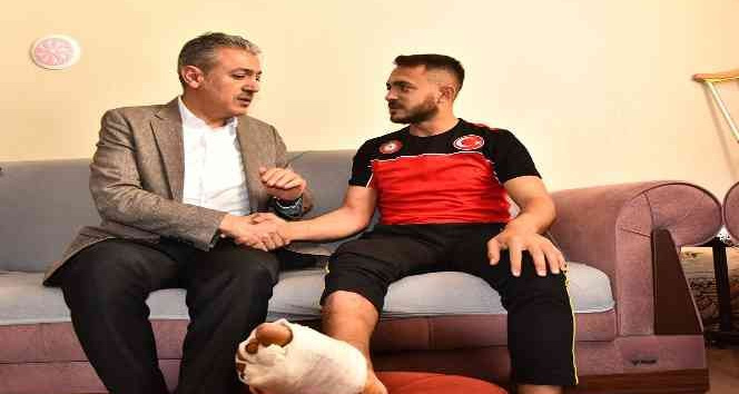 Vali Akkoyun’dan Pençe-Kilit Operasyonu gazisine ziyaret